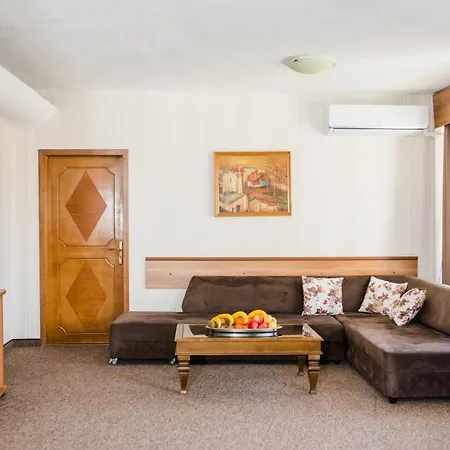 Hotell Хотел Казанлък 3*