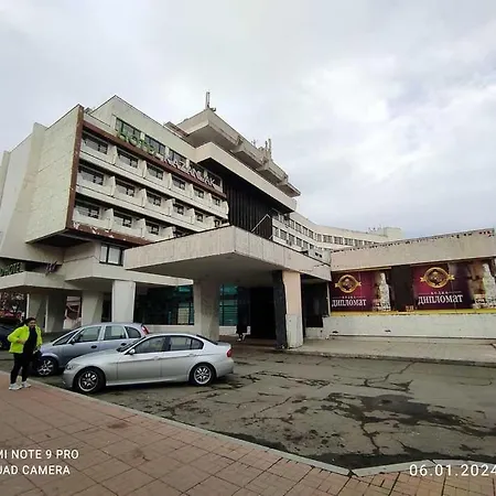Хотел Казанлък Hotell Kazanlŭk