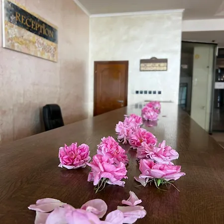 Хотел Казанлък Hotell 3*