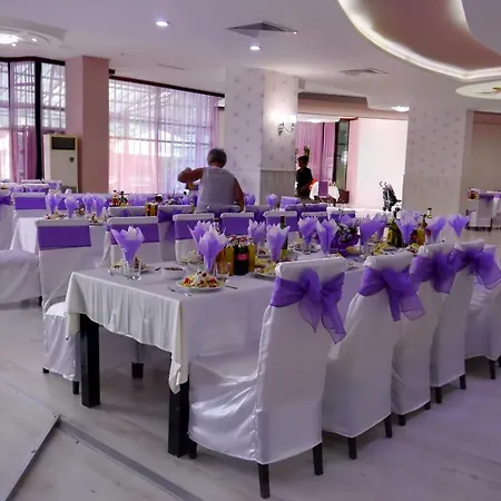 Hotell Хотел Казанлък 3*