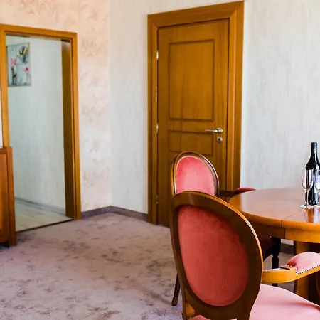 Хотел Казанлък Hotell Kazanlŭk