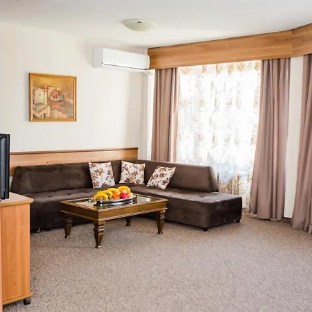 Hotell Хотел Казанлък 3*