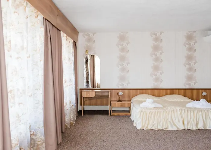 Хотел Казанлък Hotel 3*