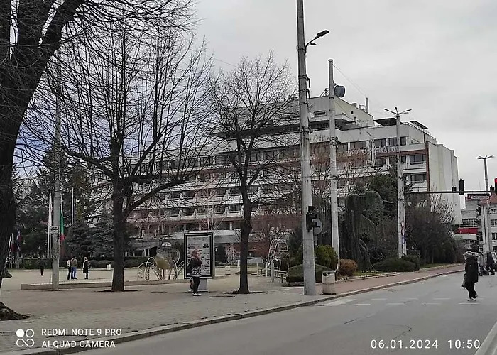 Хотел Казанлък Hotel Kazanlŭk