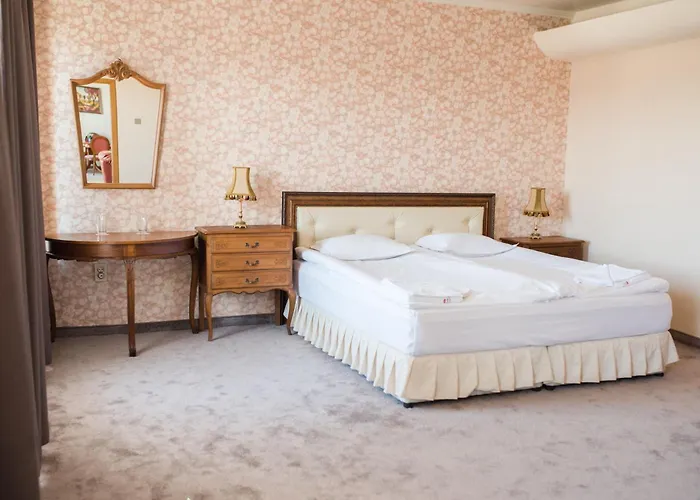 Хотел Казанлък 3* Kazanlŭk