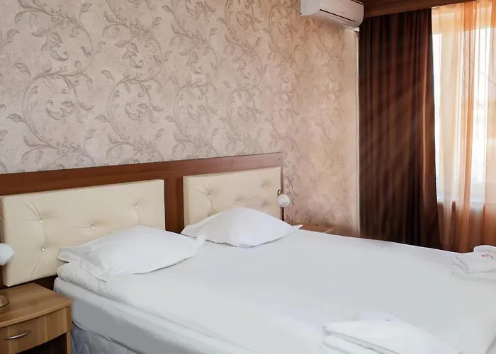 Hotel Хотел Казанлък Kazanlŭk